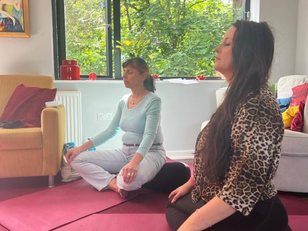 kamila-weekend-retreat-meditating